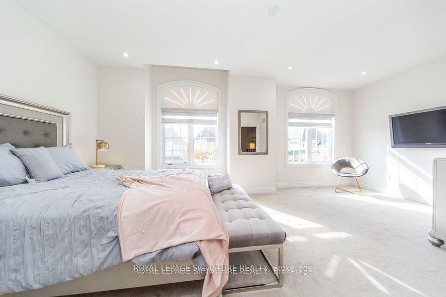 Photo 18 of 37 Royal West Drive, Brampton, Credit Valley — HOMEH