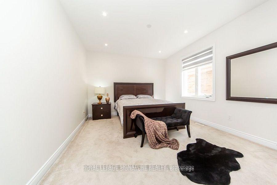 Photo 20 of 37 Royal West Drive, Brampton, Credit Valley — HOMEH