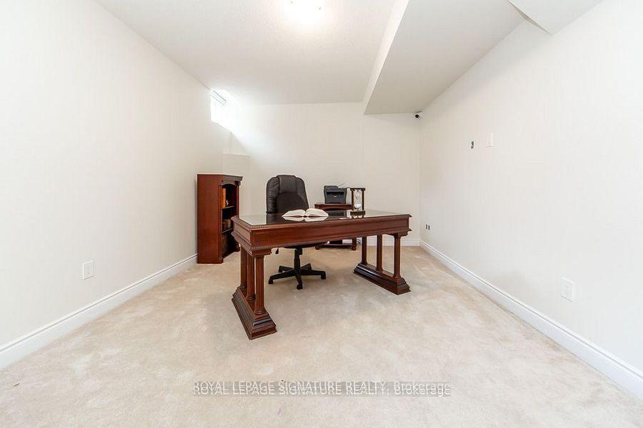 Photo 22 of 37 Royal West Drive, Brampton, Credit Valley — HOMEH