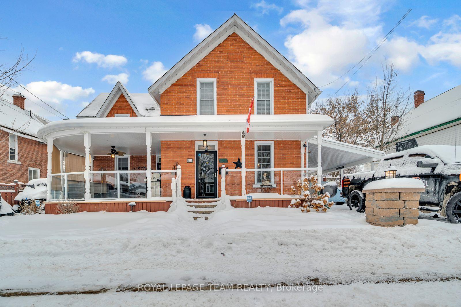 Front of 133 Mary Street N
