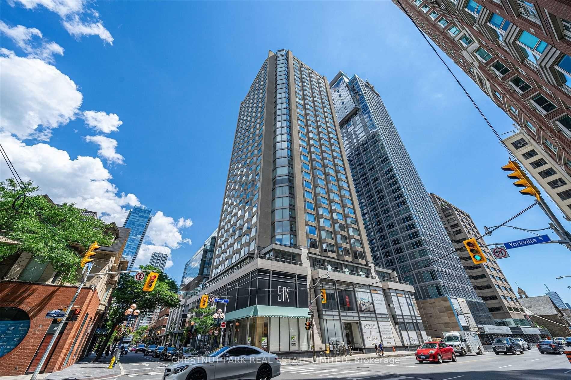Front of Unit 2817, 155 Yorkville Avenue