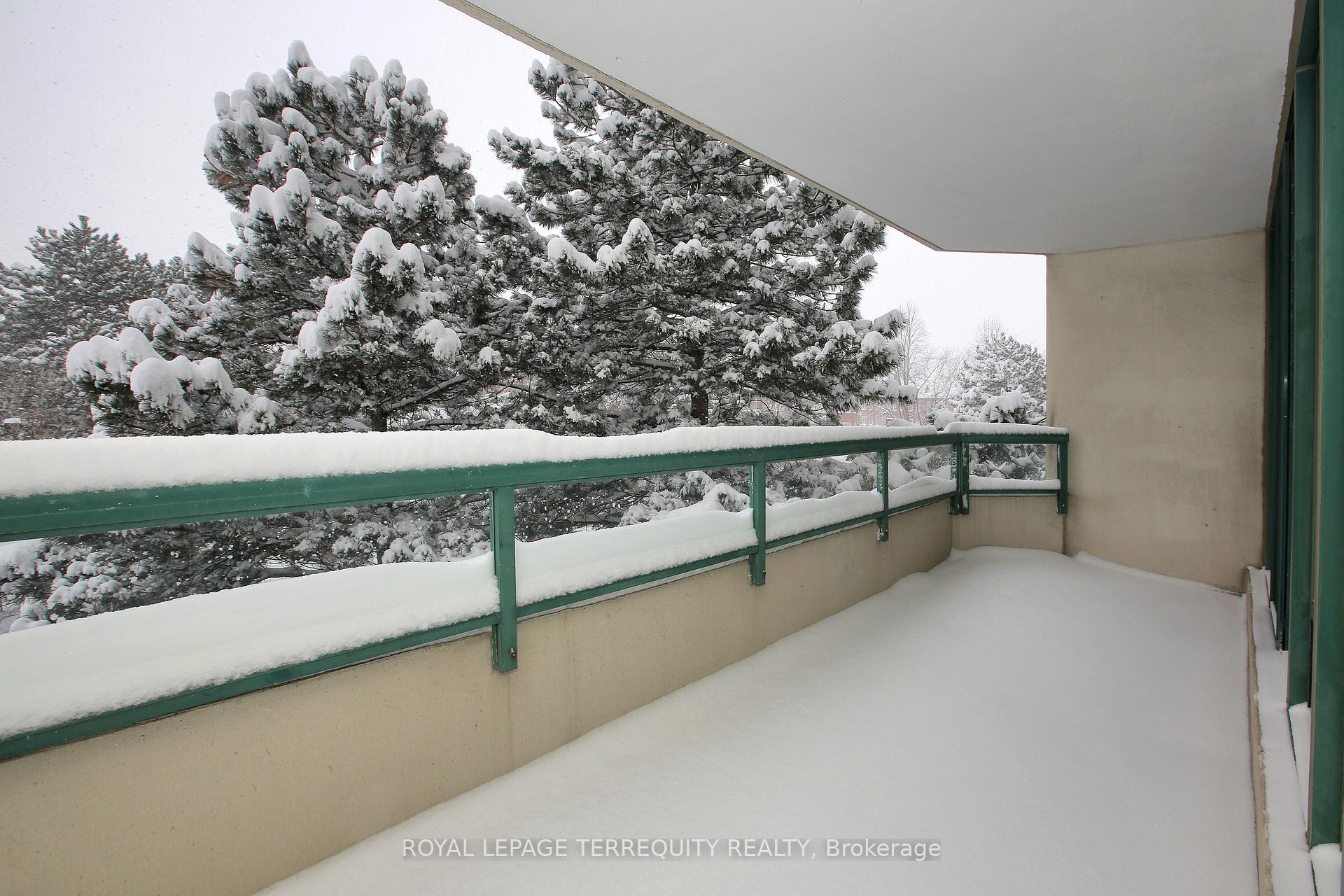 Photo 13 of Unit 310, 110 Promenade Circle, Vaughan, Brownridge — HOMEH
