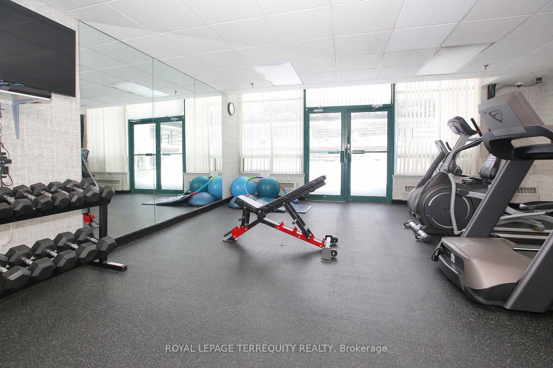 Photo 14 of Unit 310, 110 Promenade Circle, Vaughan, Brownridge — HOMEH