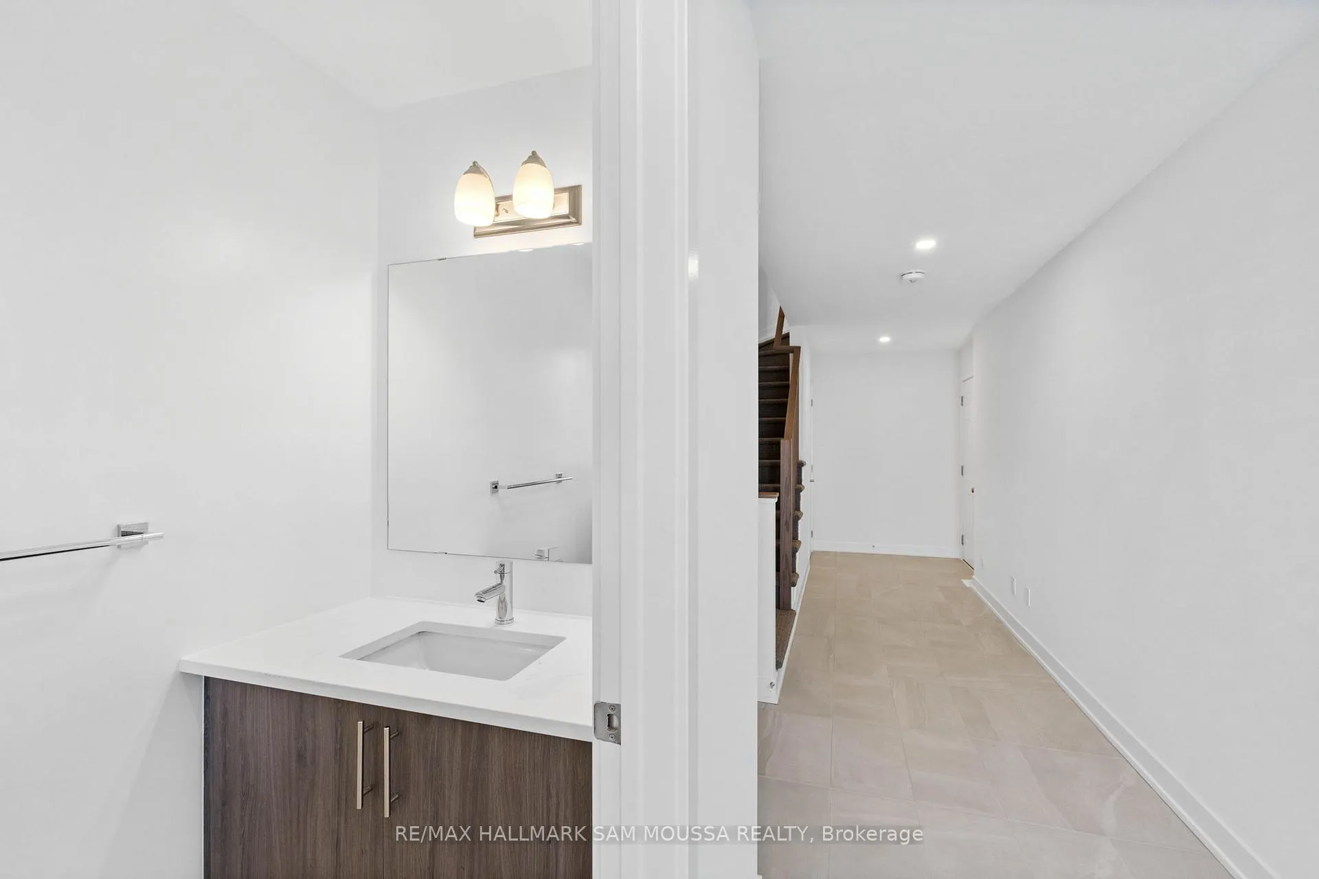 Photo 4 of 145 Lemon Leaf Lane, Ottawa, Leitrim — HOMEH