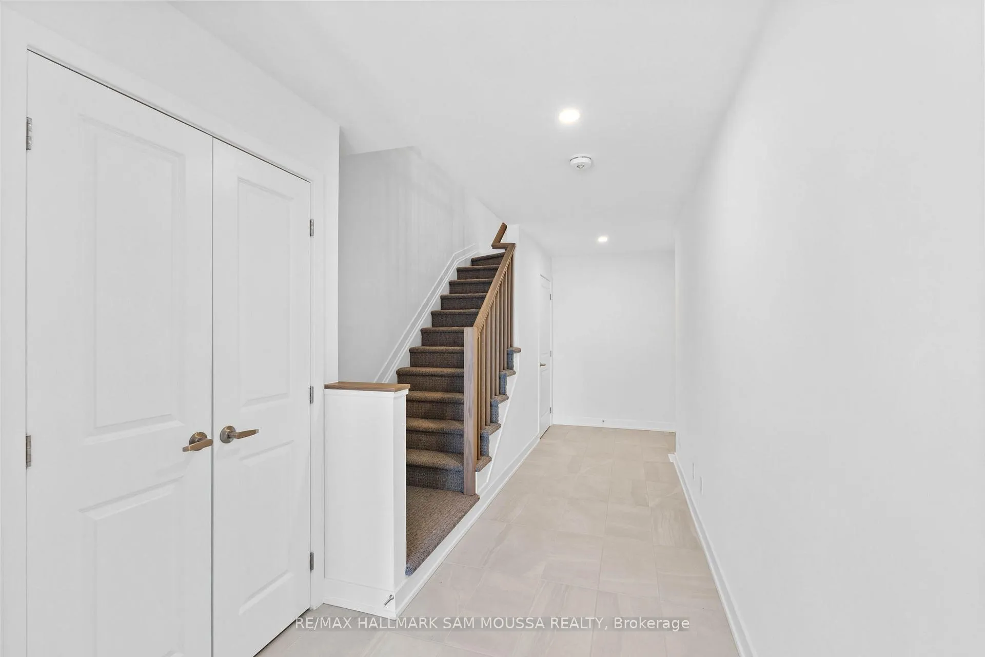 Photo 5 of 145 Lemon Leaf Lane, Ottawa, Leitrim — HOMEH