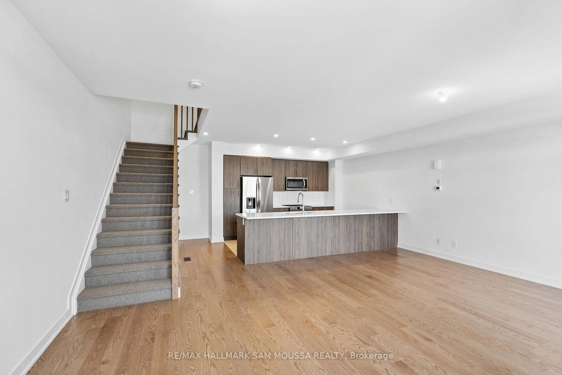 Photo 15 of 145 Lemon Leaf Lane, Ottawa, Leitrim — HOMEH