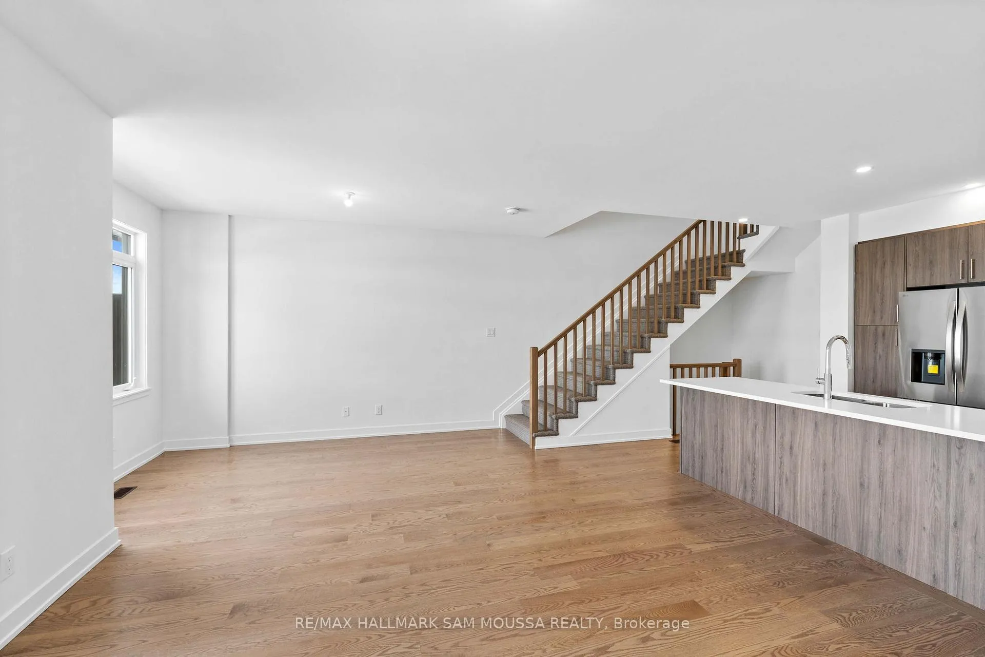 Photo 18 of 145 Lemon Leaf Lane, Ottawa, Leitrim — HOMEH
