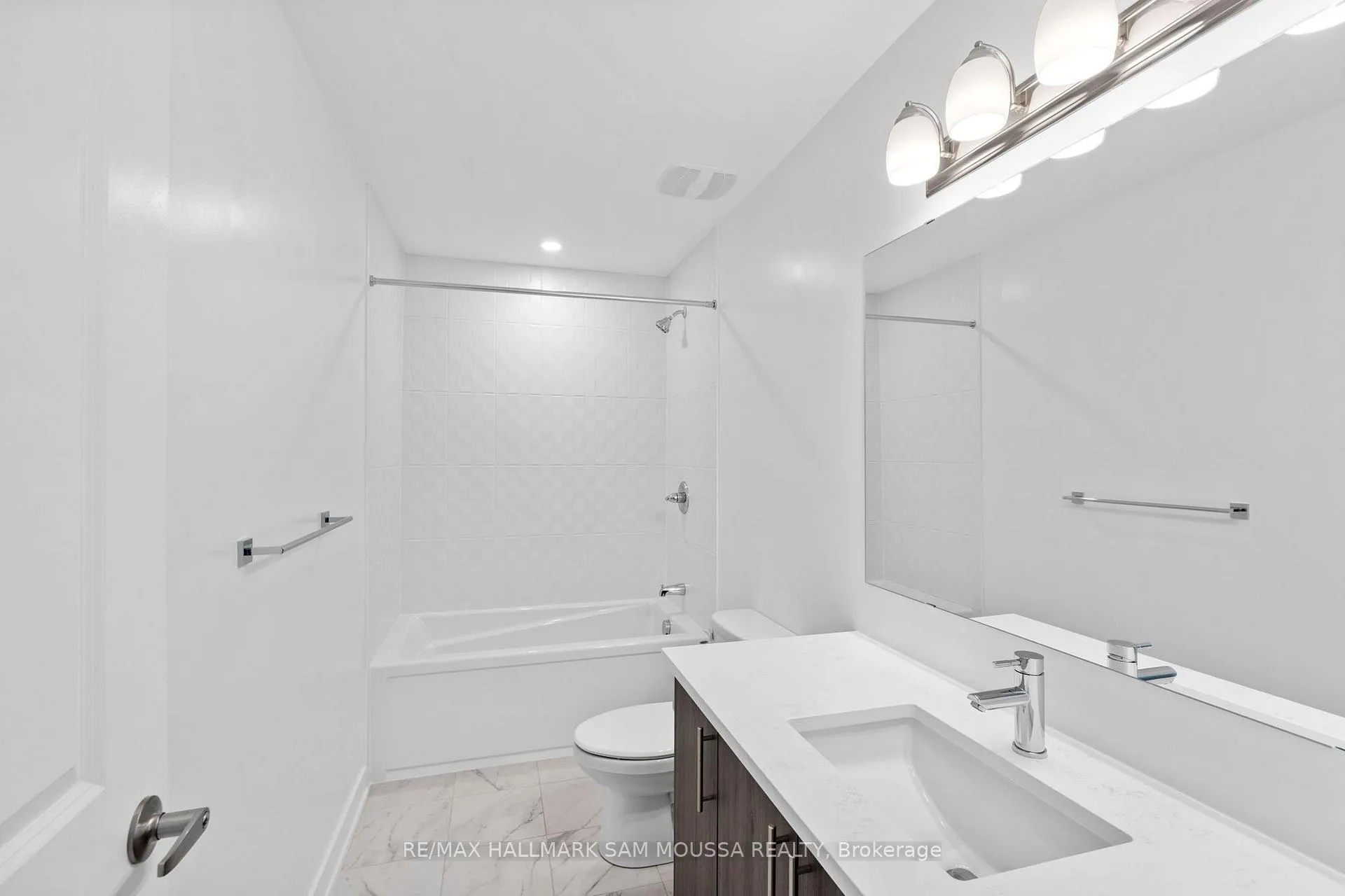 Photo 24 of 145 Lemon Leaf Lane, Ottawa, Leitrim — HOMEH