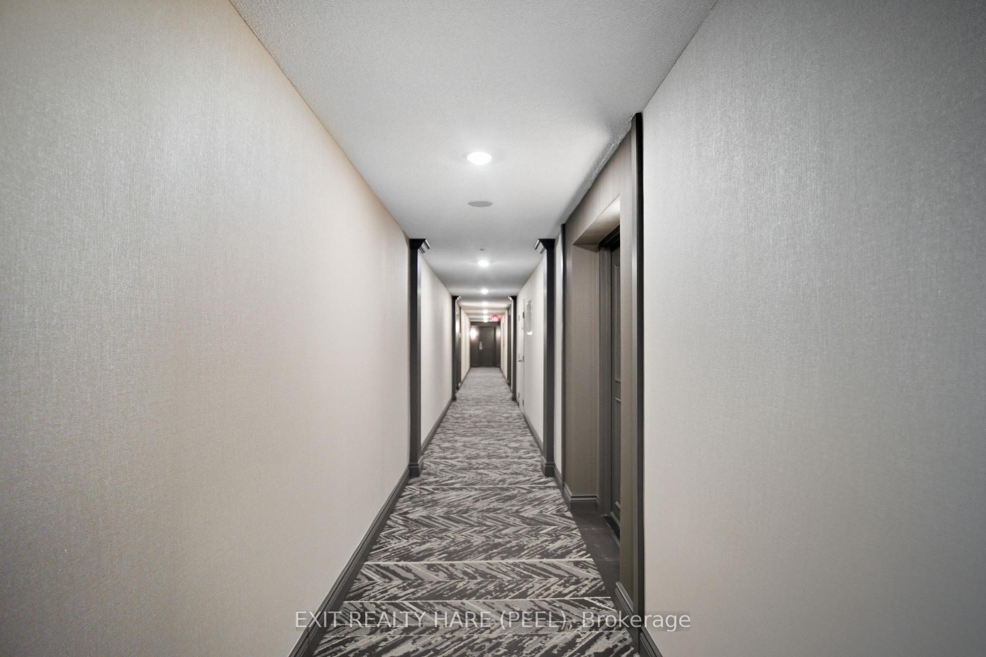 Photo 4 of Unit 618, 11 Townsgate Drive, Vaughan, Crestwood-Springfarm-Yorkhill — HOMEH