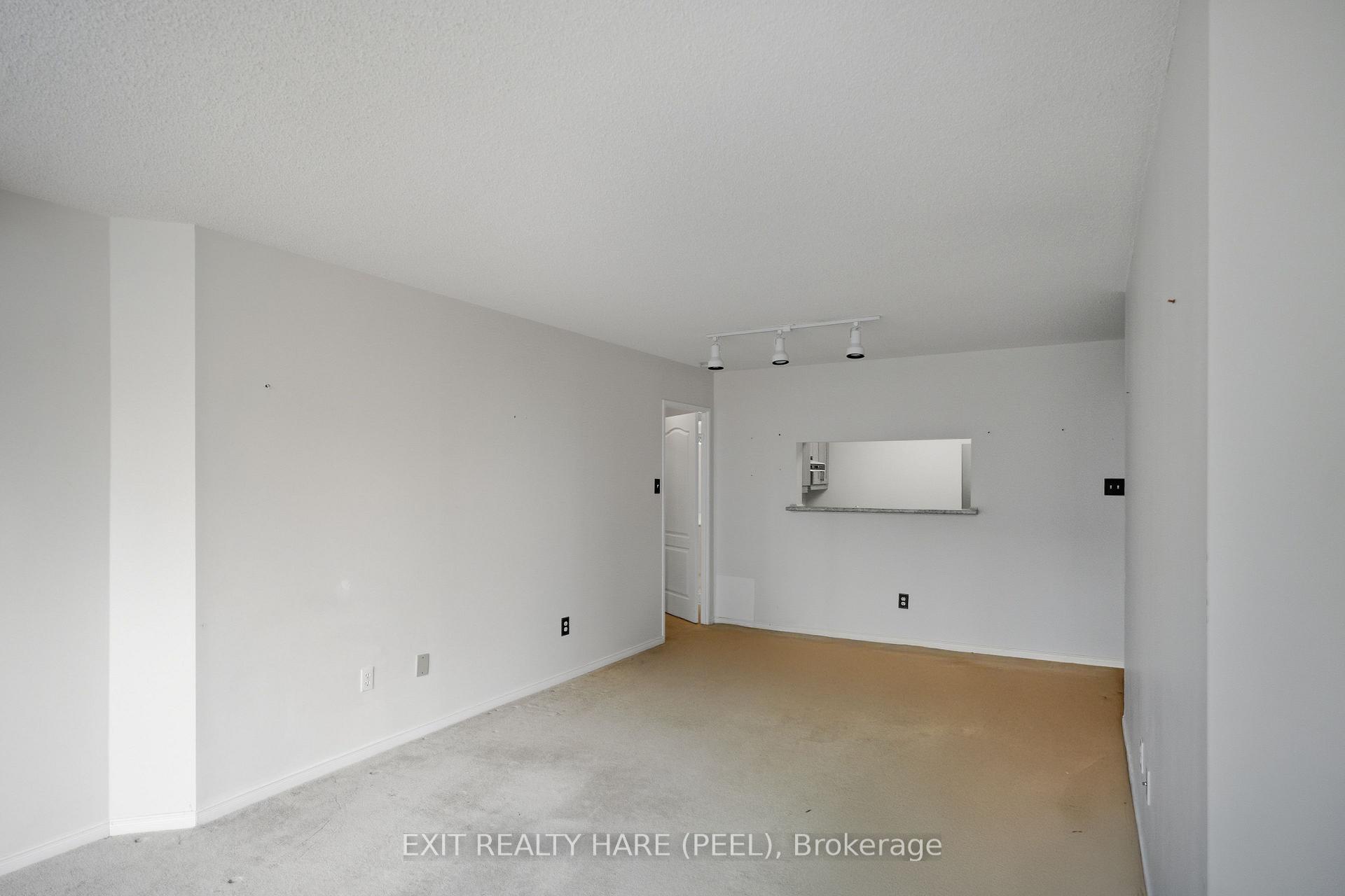 Photo 9 of Unit 618, 11 Townsgate Drive, Vaughan, Crestwood-Springfarm-Yorkhill — HOMEH