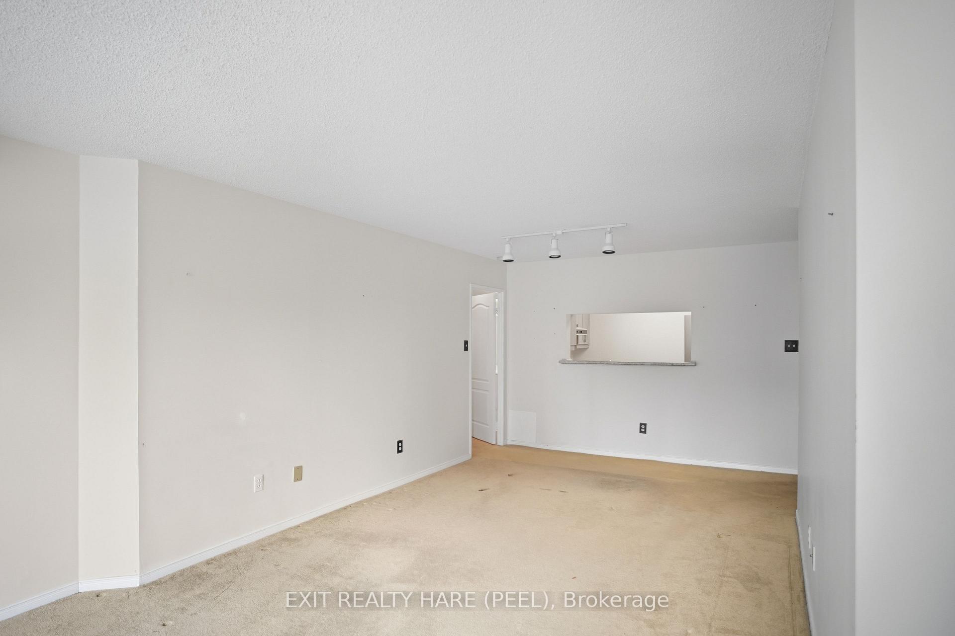 Photo 10 of Unit 618, 11 Townsgate Drive, Vaughan, Crestwood-Springfarm-Yorkhill — HOMEH