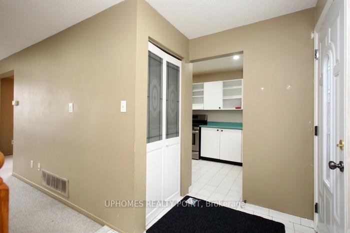 Photo 3 of 35 Northgate Boulevard, Brampton, Westgate — HOMEH