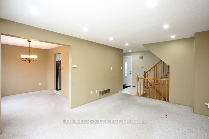 Photo 4 of 35 Northgate Boulevard, Brampton, Westgate — HOMEH