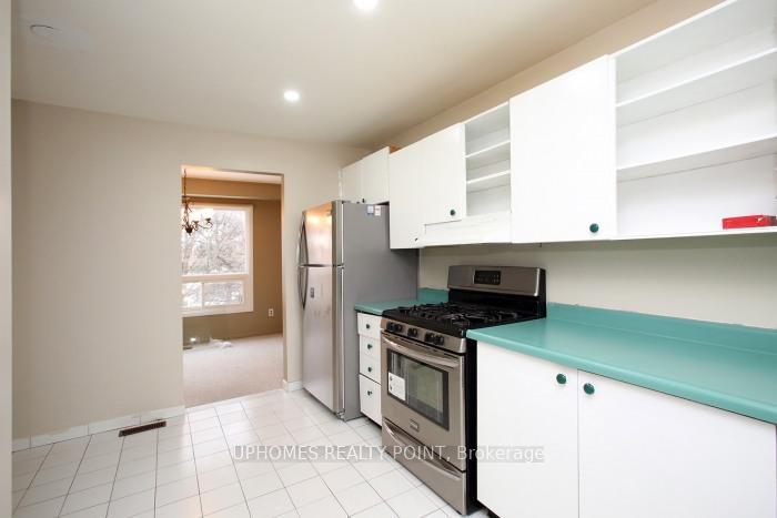 Photo 10 of 35 Northgate Boulevard, Brampton, Westgate — HOMEH