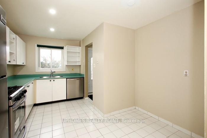 Photo 12 of 35 Northgate Boulevard, Brampton, Westgate — HOMEH