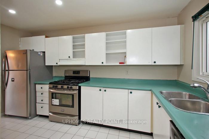 Photo 13 of 35 Northgate Boulevard, Brampton, Westgate — HOMEH