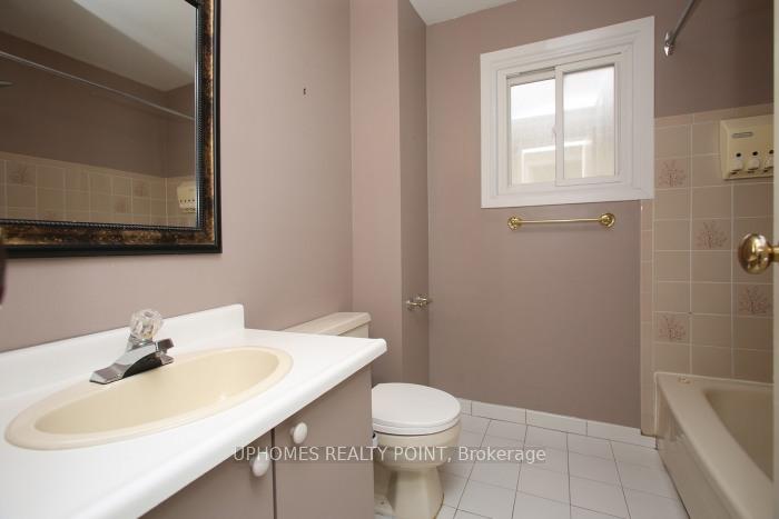 Photo 18 of 35 Northgate Boulevard, Brampton, Westgate — HOMEH