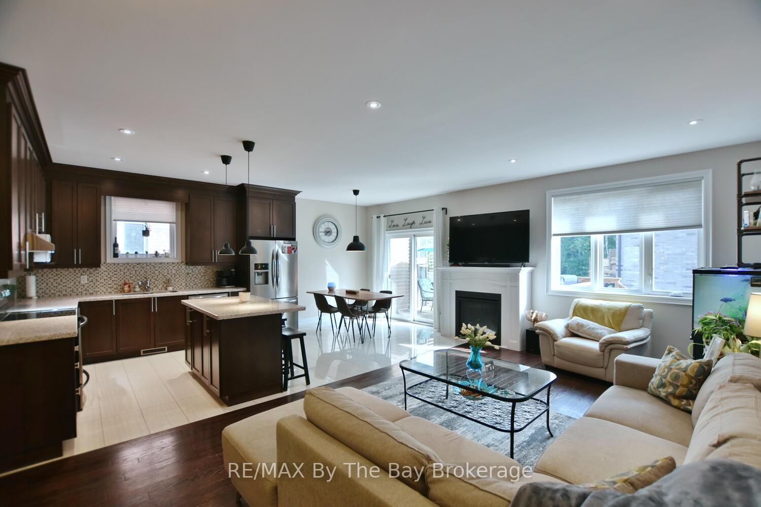 Photo 18 of 71 48th Street S, Wasaga Beach — HOMEH