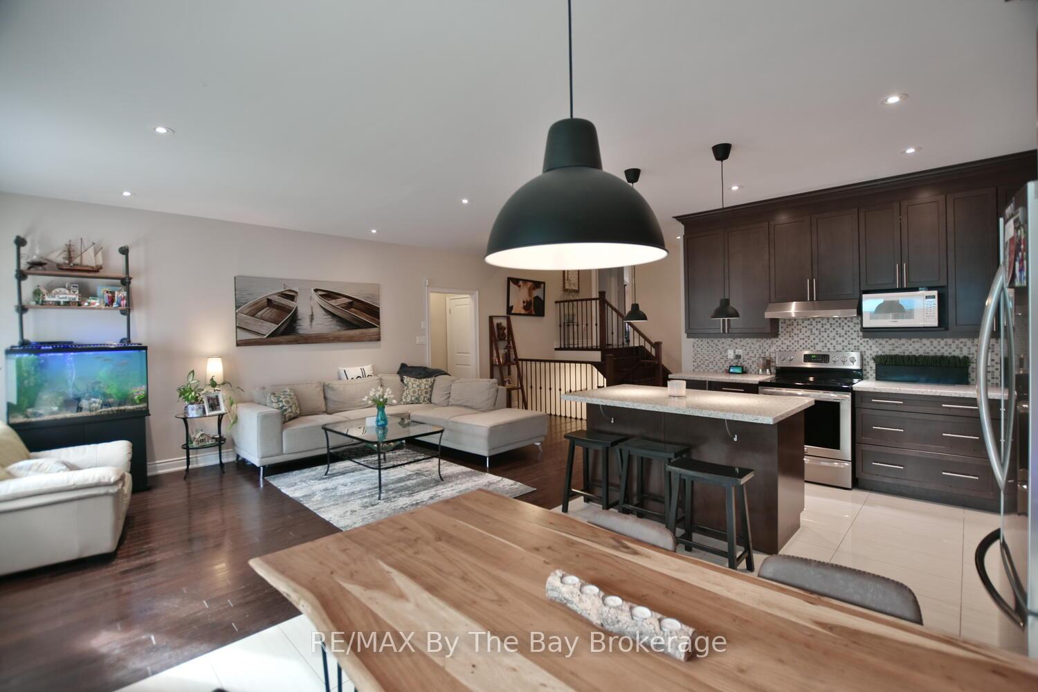 Photo 19 of 71 48th Street S, Wasaga Beach — HOMEH