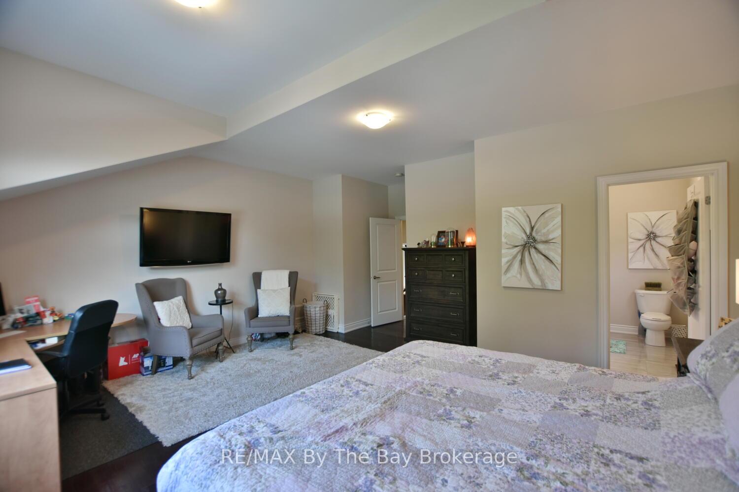 Photo 27 of 71 48th Street S, Wasaga Beach — HOMEH