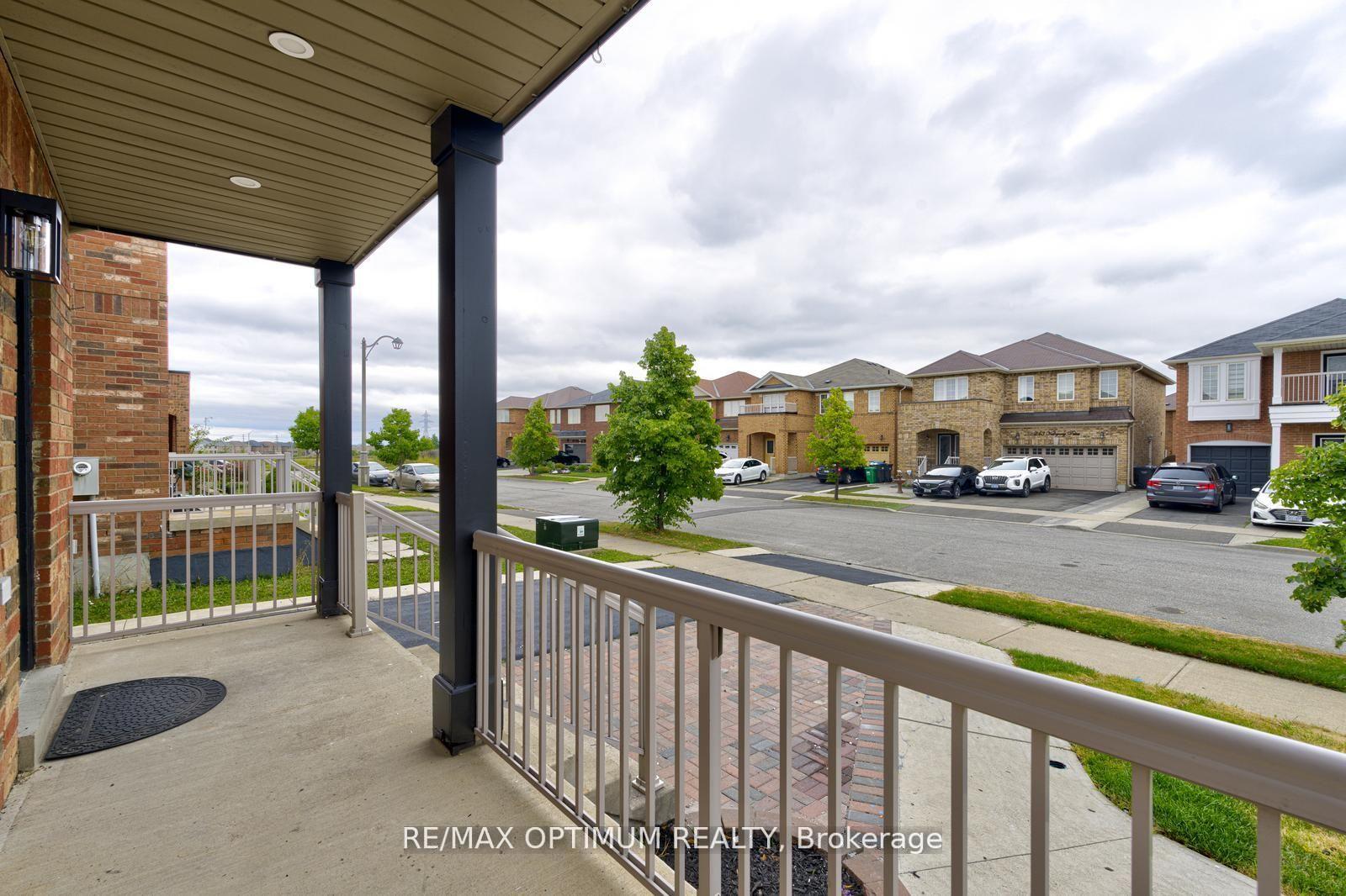 Photo 5 of 234 Valleyway Drive, Brampton, Credit Valley — HOMEH