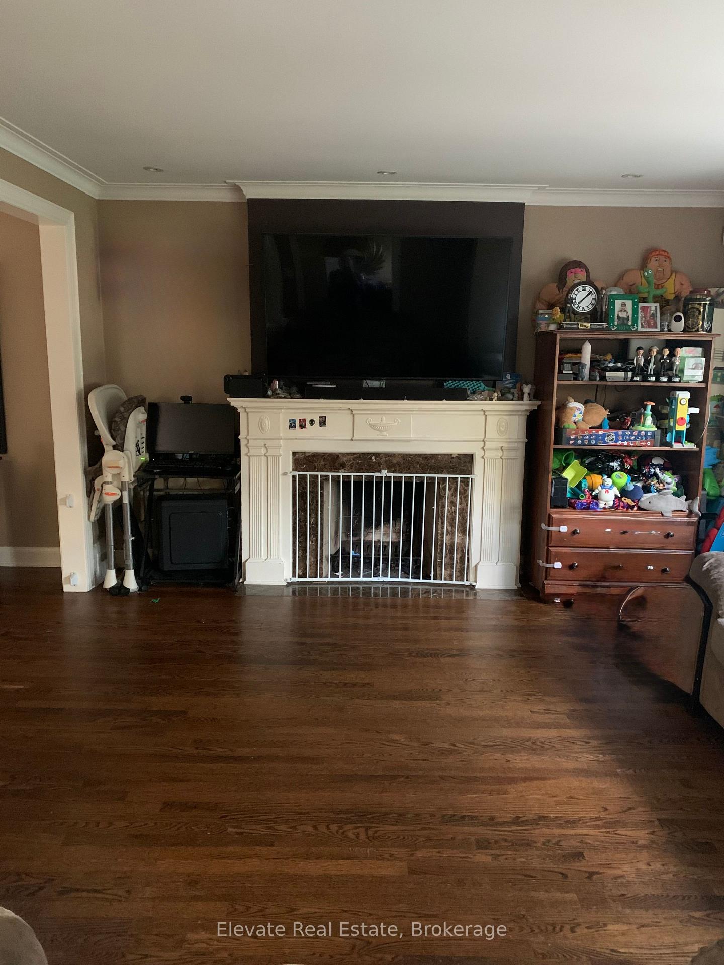 Photo 3 of 25 Burncrest Drive, Toronto, Bedford Park-Nortown — HOMEH