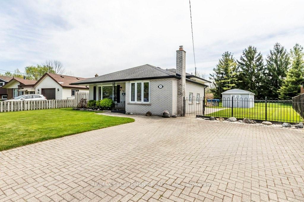 Photo 3 of 30 Terrace Avenue, Welland, Broadway — HOMEH