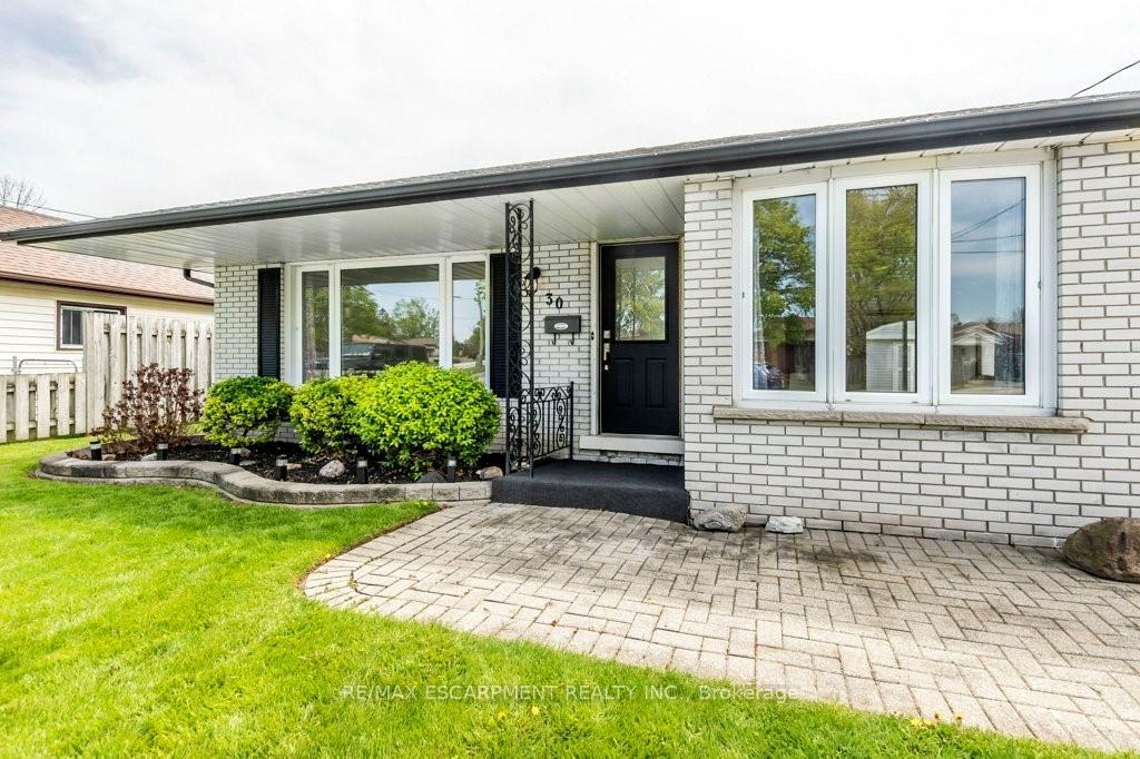 Photo 4 of 30 Terrace Avenue, Welland, Broadway — HOMEH
