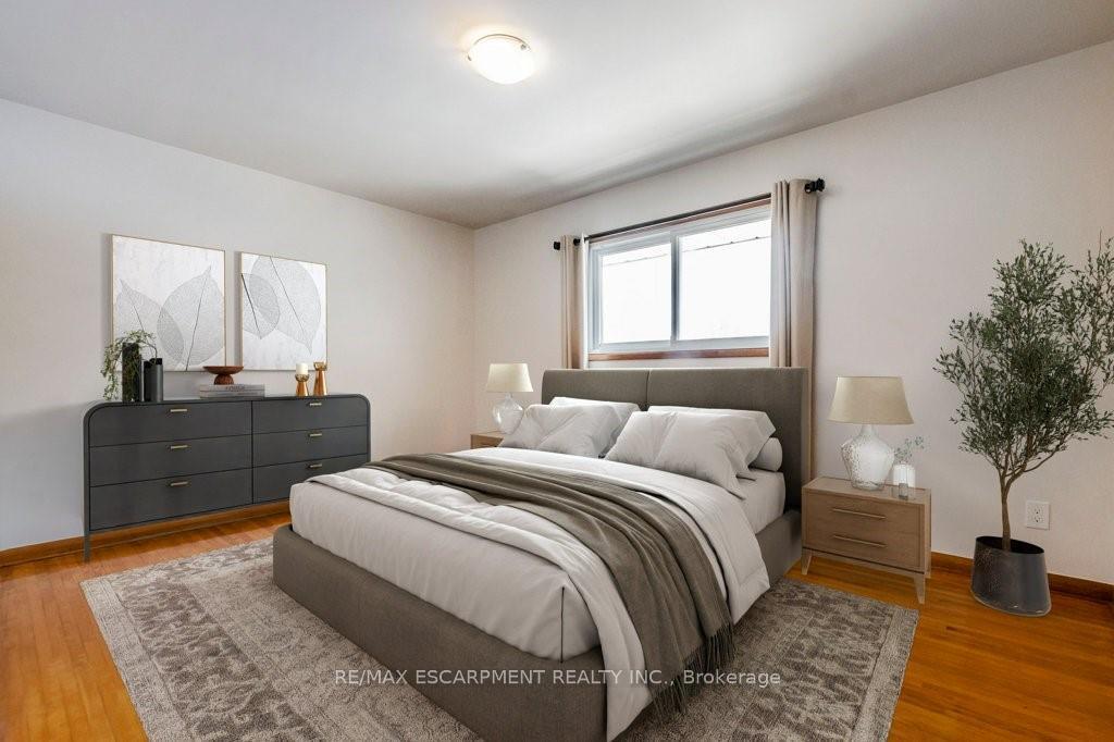 Photo 6 of 30 Terrace Avenue, Welland, Broadway — HOMEH