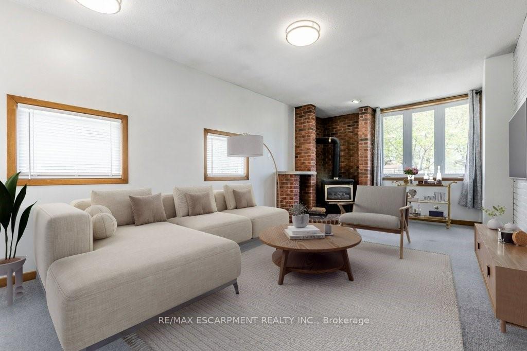 Photo 7 of 30 Terrace Avenue, Welland, Broadway — HOMEH