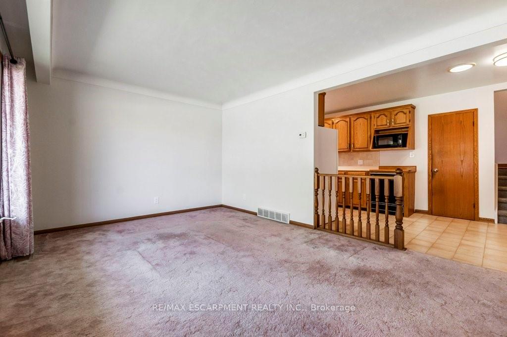 Photo 22 of 30 Terrace Avenue, Welland, Broadway — HOMEH