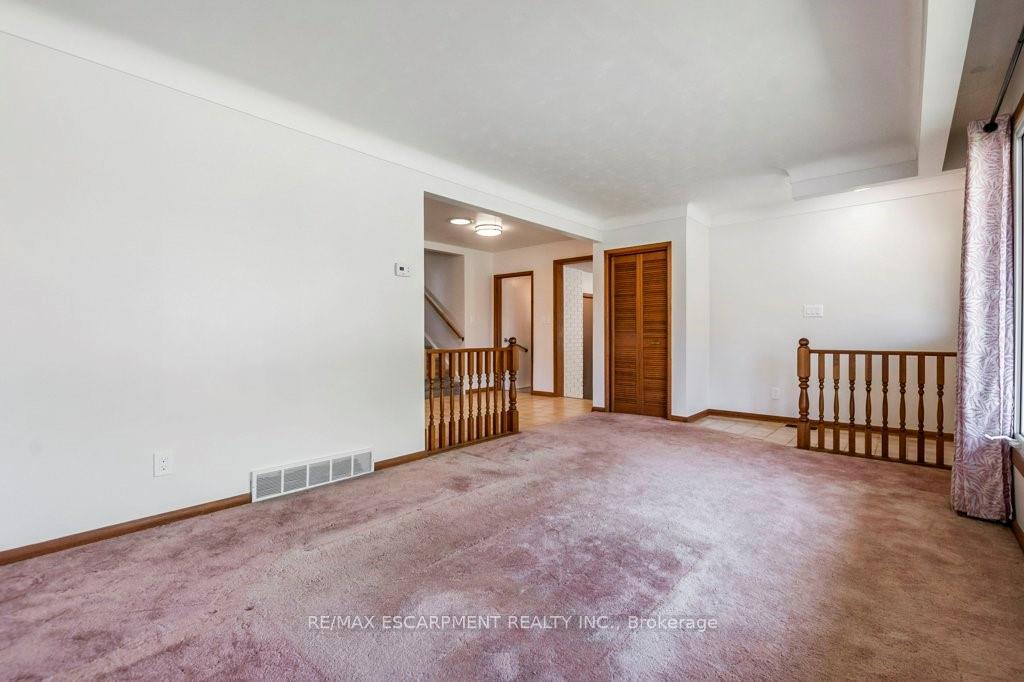 Photo 23 of 30 Terrace Avenue, Welland, Broadway — HOMEH