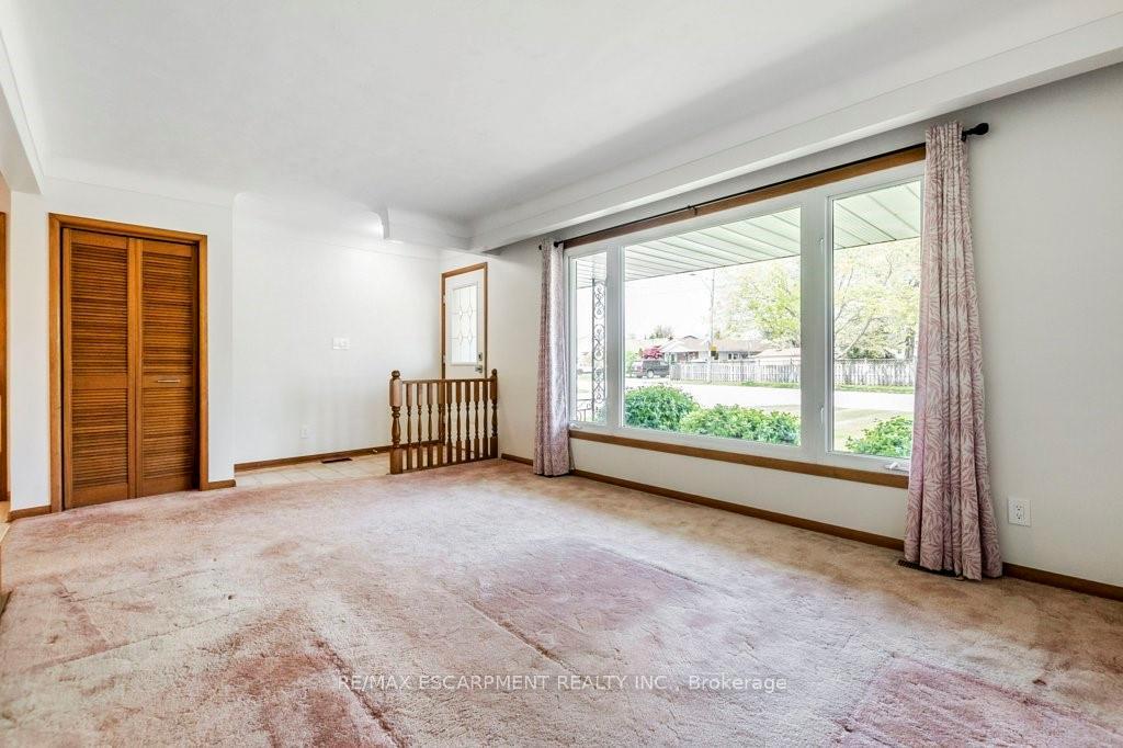 Photo 24 of 30 Terrace Avenue, Welland, Broadway — HOMEH