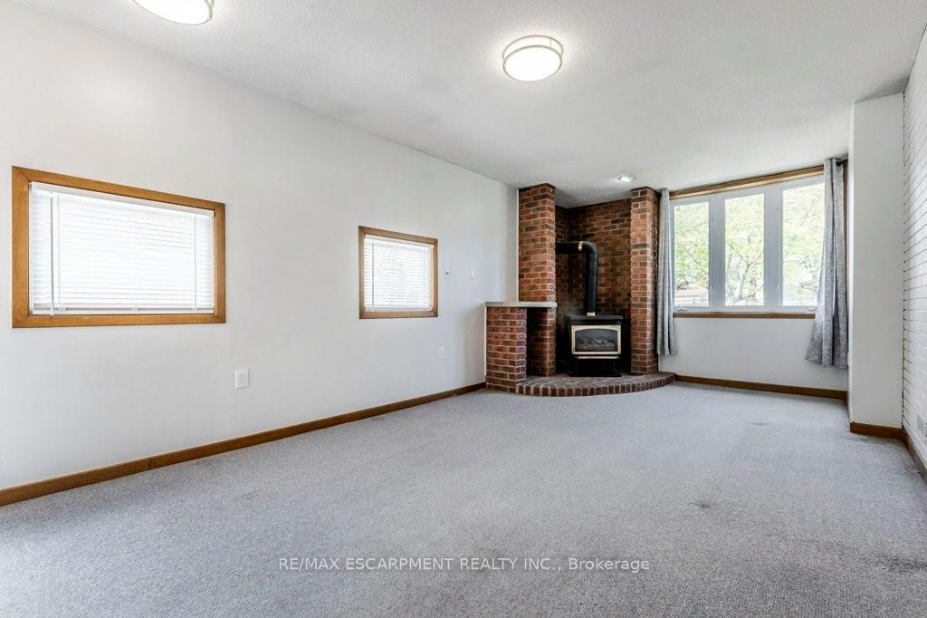 Photo 29 of 30 Terrace Avenue, Welland, Broadway — HOMEH