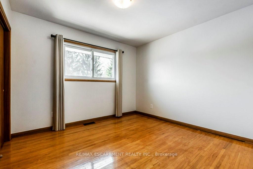 Photo 37 of 30 Terrace Avenue, Welland, Broadway — HOMEH