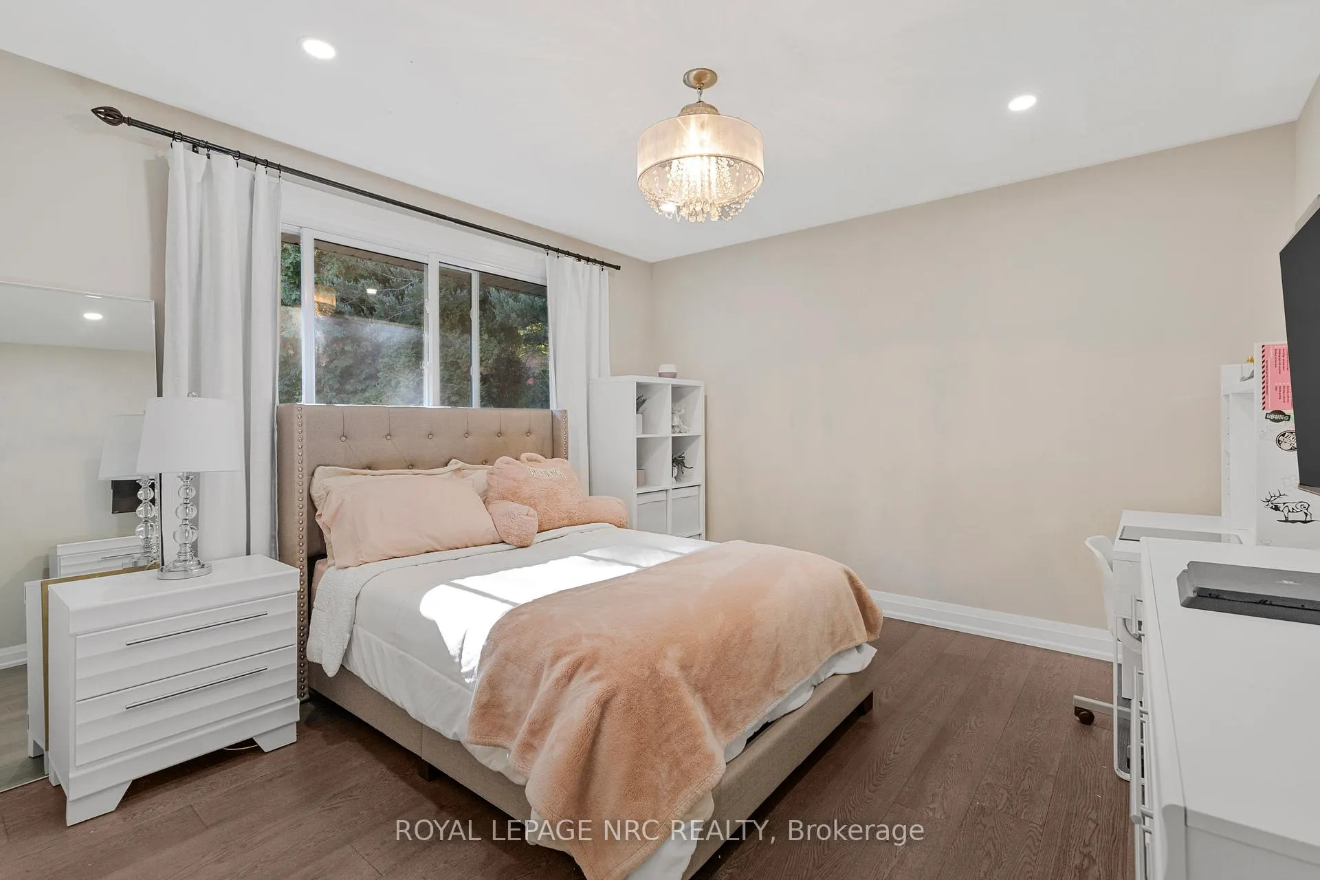 Photo 185 of 94 Dorchester Drive, Grimsby, Grimsby East — HOMEH