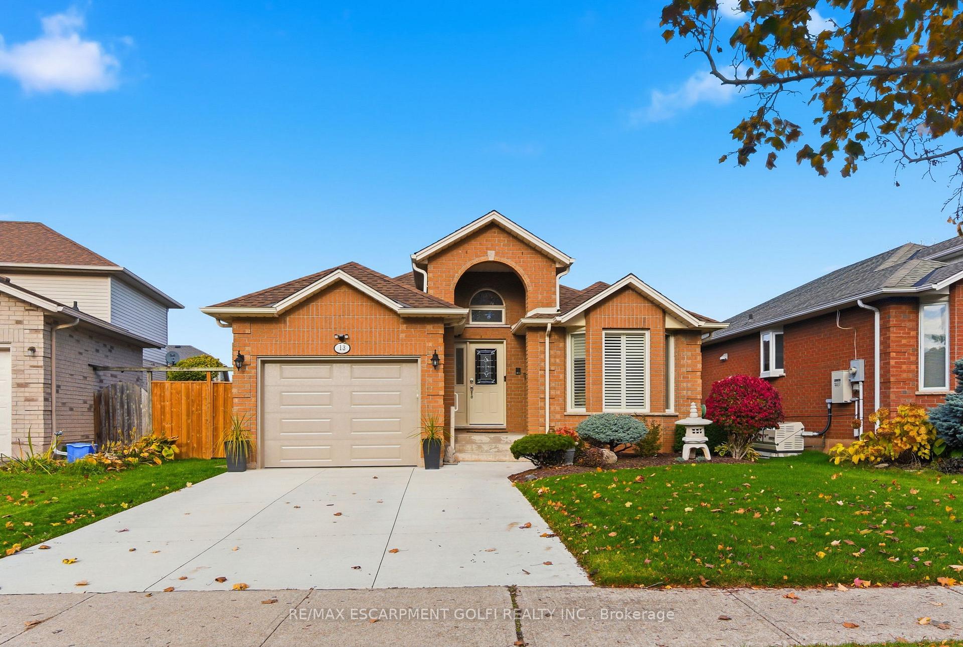 Photo 1 of 13 Colonial Crescent, Grimsby, Grimsby East — HOMEH