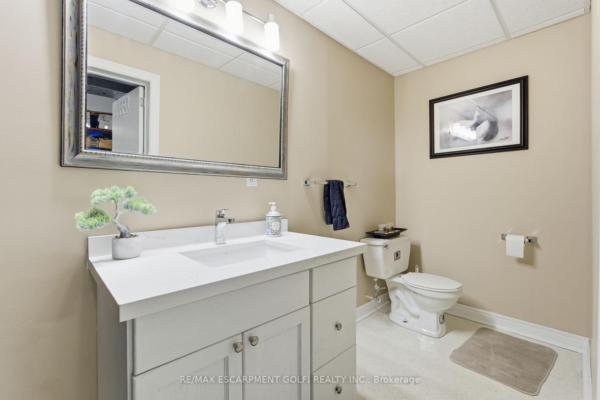 Photo 23 of 13 Colonial Crescent, Grimsby, Grimsby East — HOMEH