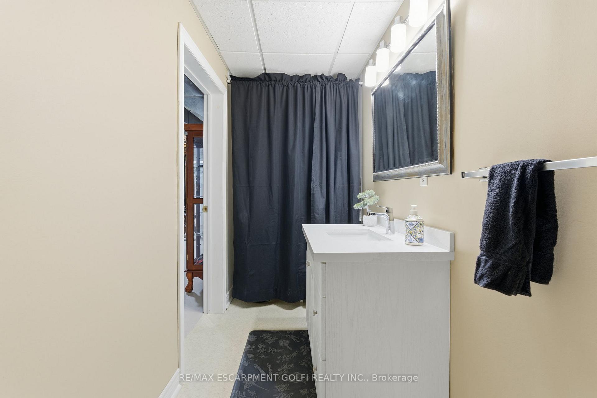 Photo 24 of 13 Colonial Crescent, Grimsby, Grimsby East — HOMEH
