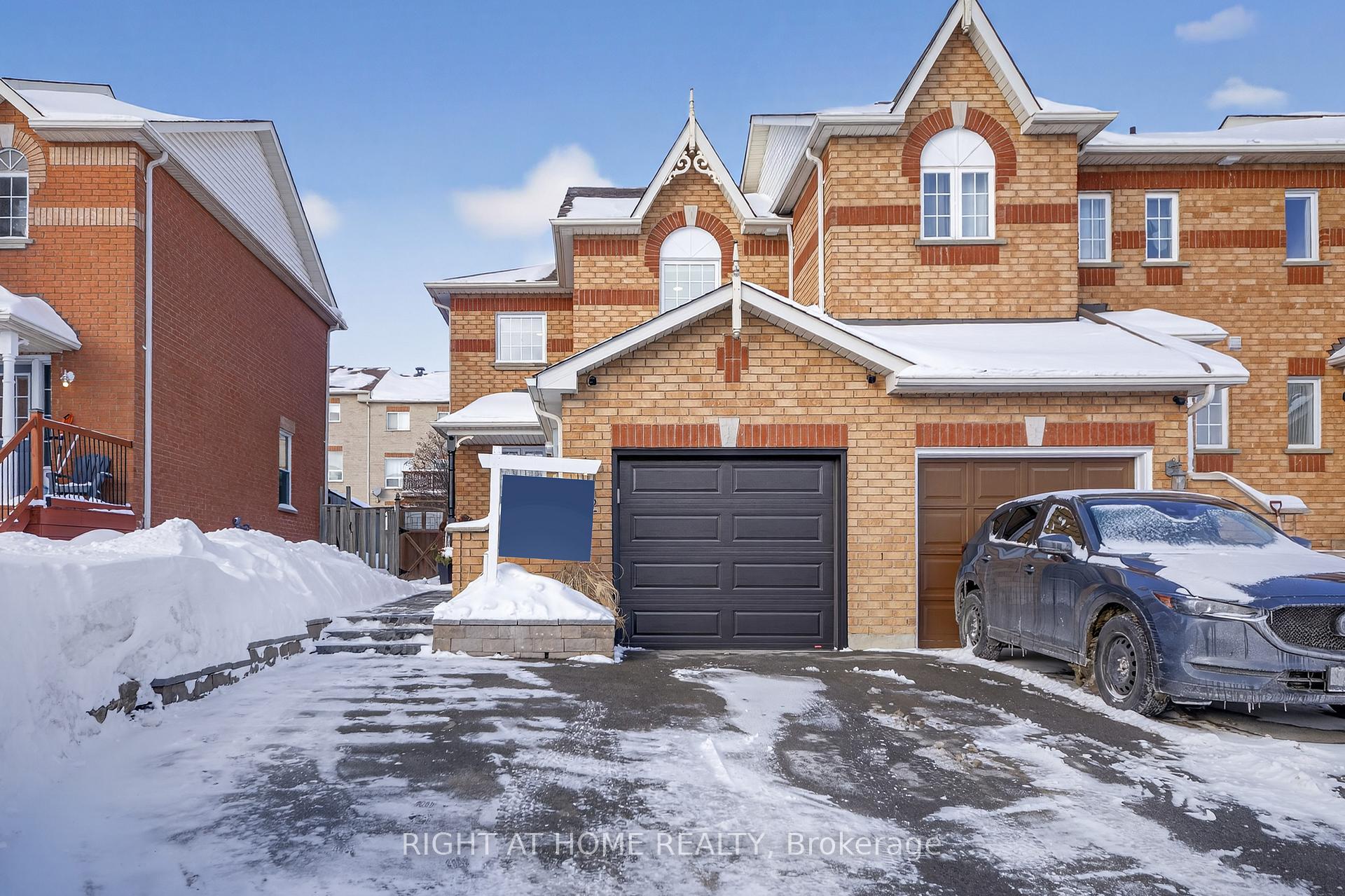 Photo 3 of 42 Drake Drive, Barrie, Painswick South — HOMEH