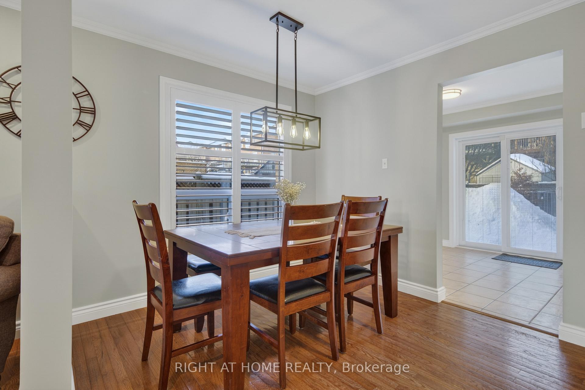 Photo 16 of 42 Drake Drive, Barrie, Painswick South — HOMEH