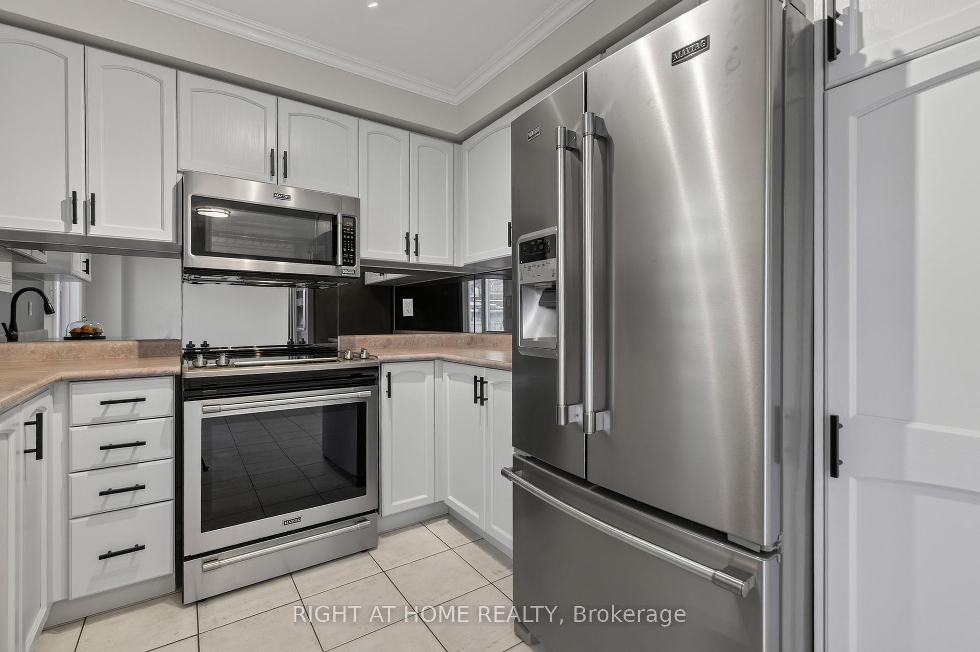 Photo 62 of 42 Drake Drive, Barrie, Painswick South — HOMEH
