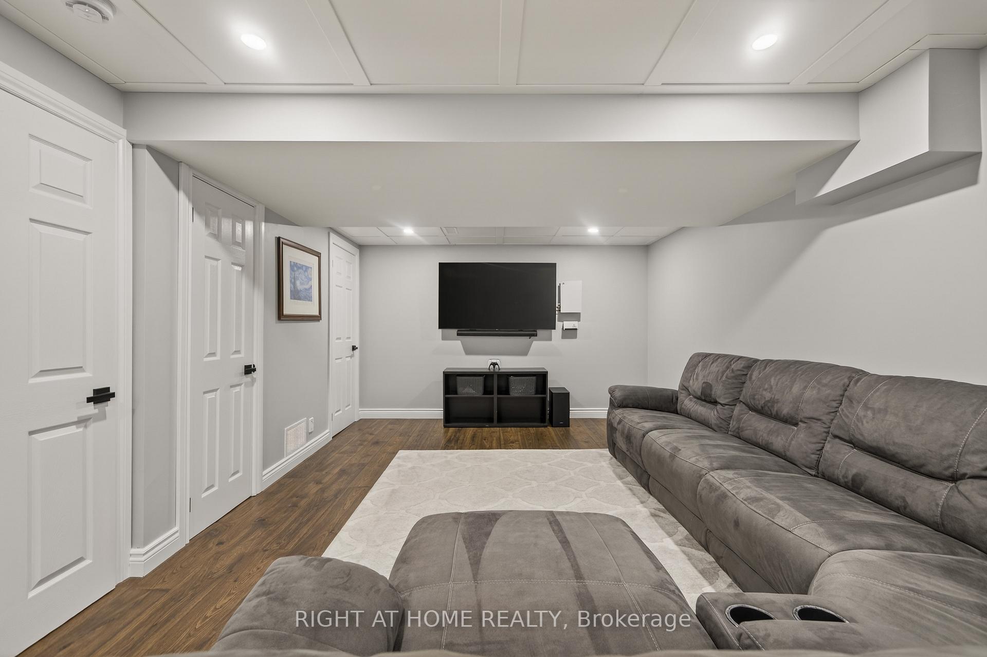 Photo 80 of 42 Drake Drive, Barrie, Painswick South — HOMEH
