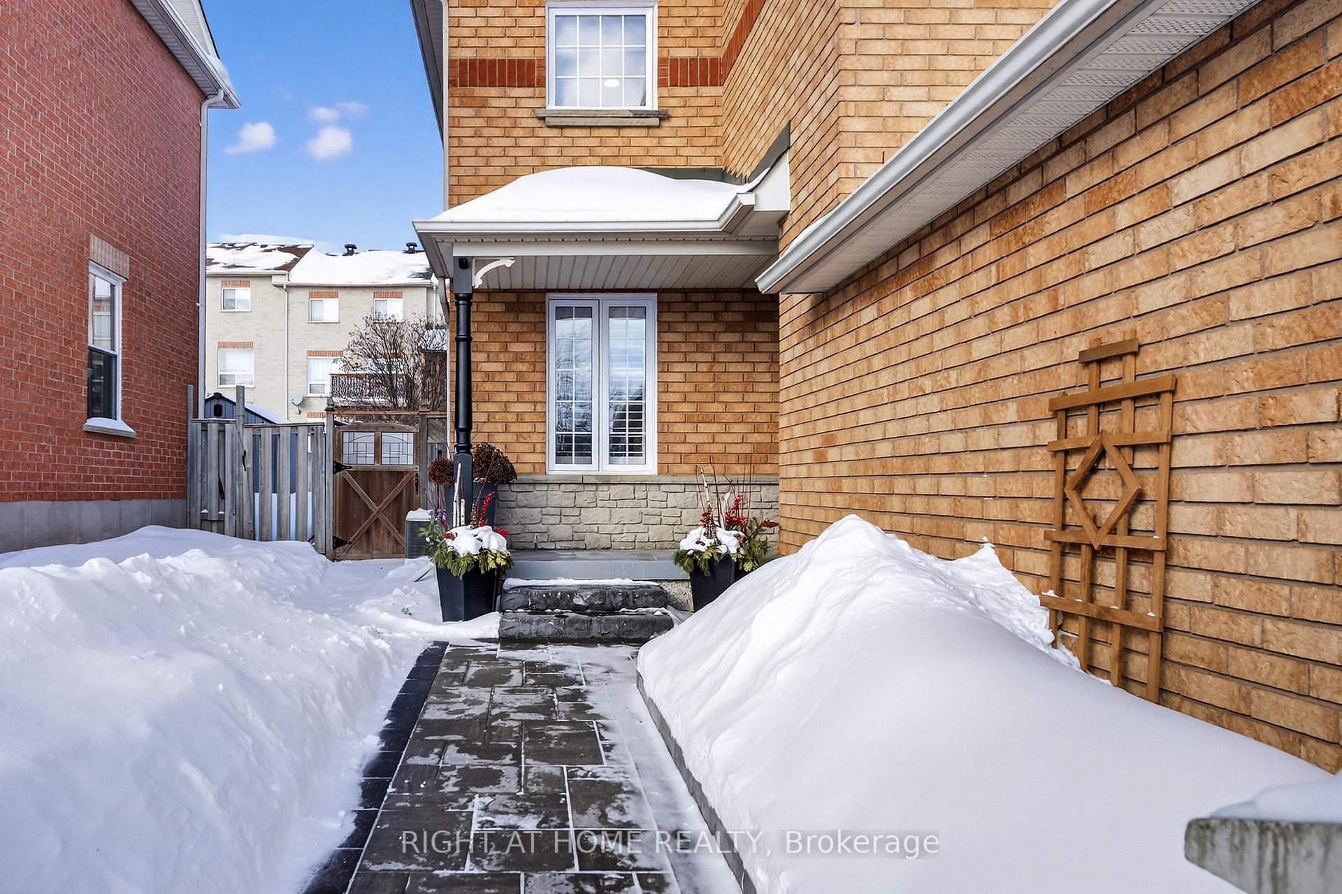Photo 23 of 42 Drake Drive, Barrie, Painswick South — HOMEH