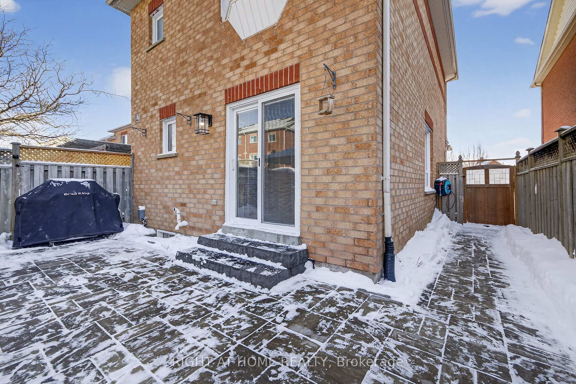 Photo 27 of 42 Drake Drive, Barrie, Painswick South — HOMEH