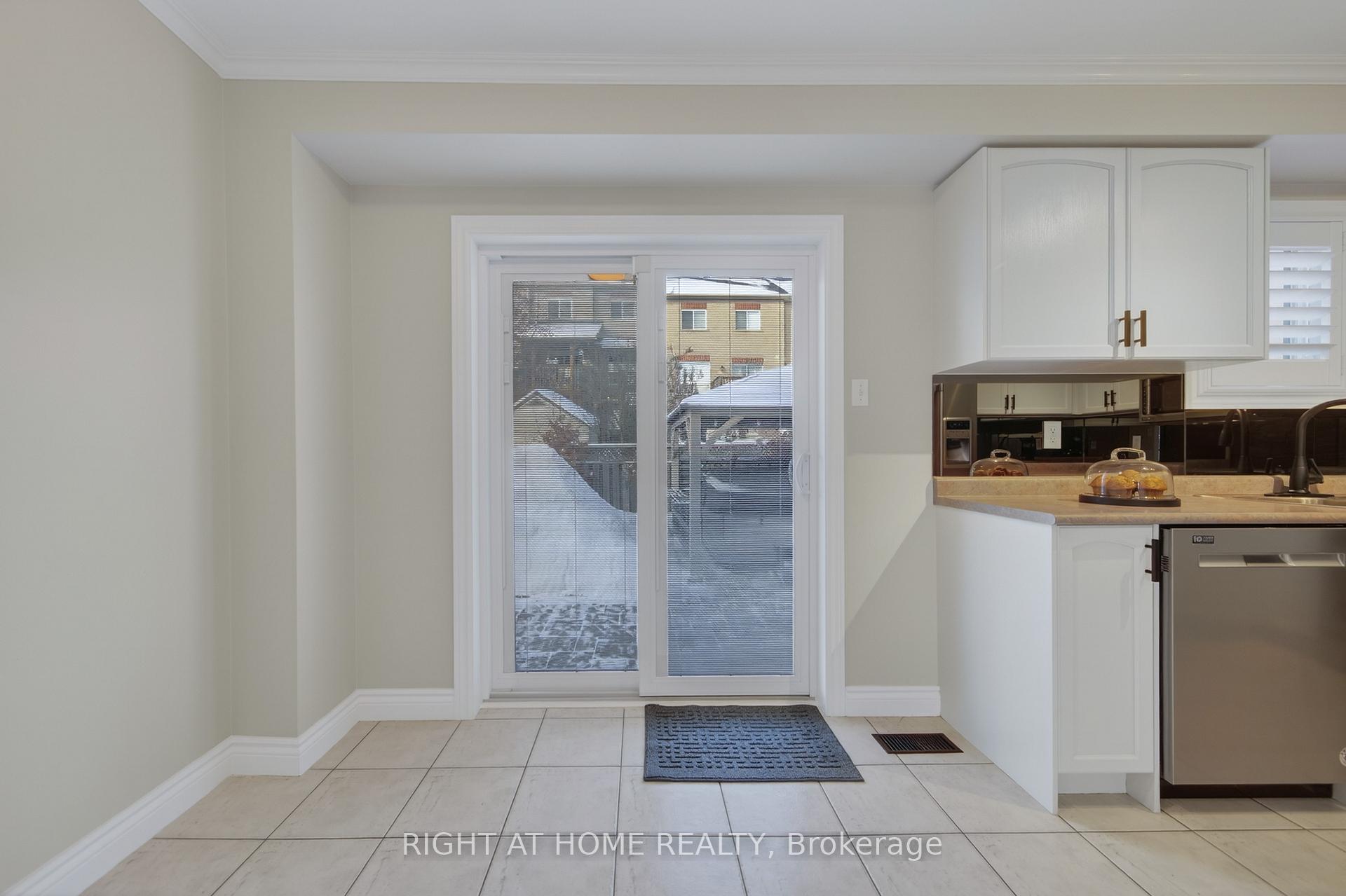 Photo 43 of 42 Drake Drive, Barrie, Painswick South — HOMEH