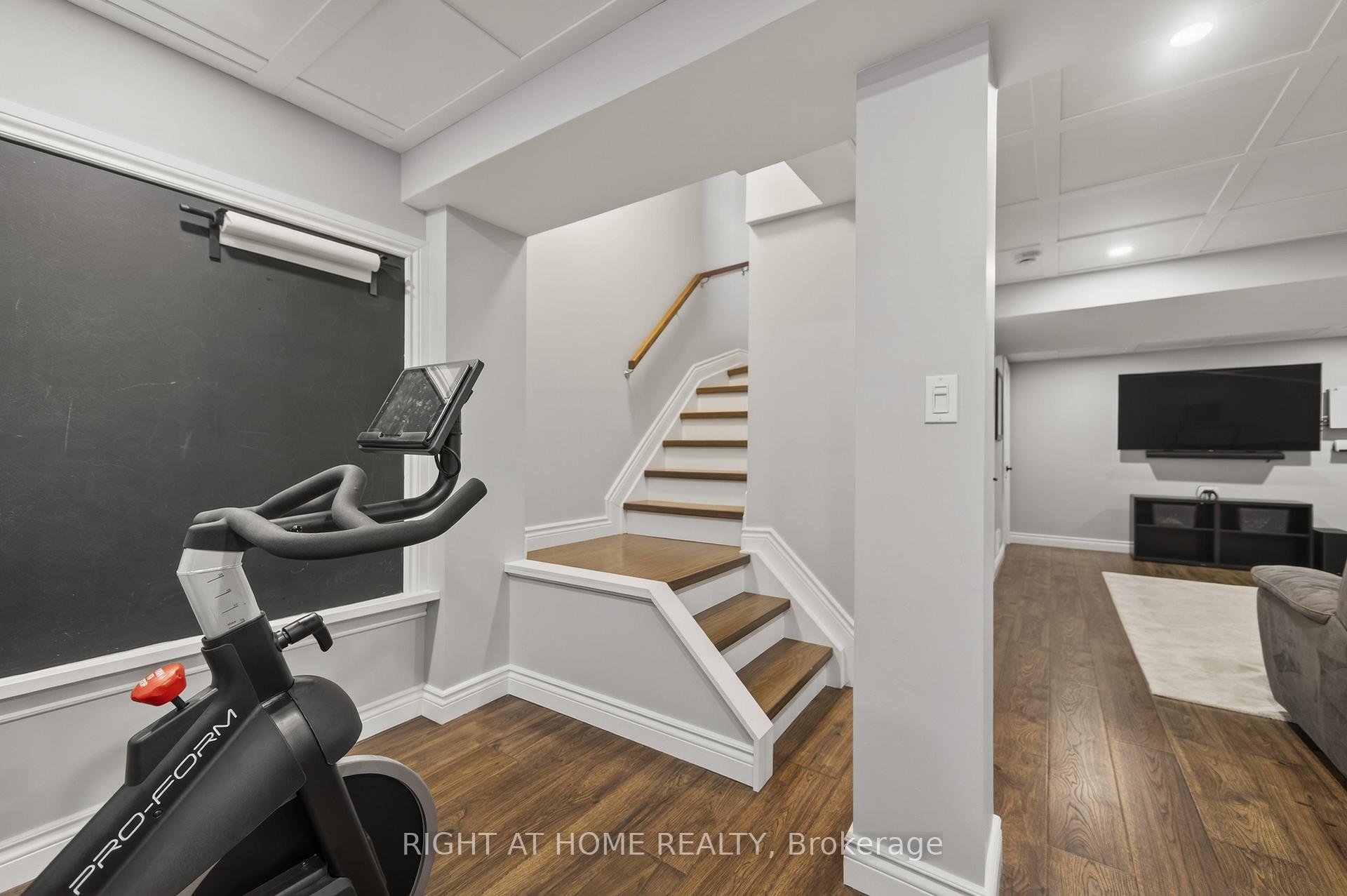 Photo 58 of 42 Drake Drive, Barrie, Painswick South — HOMEH