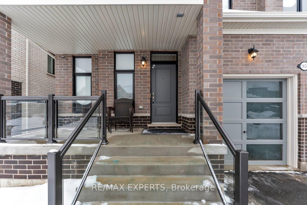 Photo 3 of 1438 Davis Loop, Innisfil, Lefroy — HOMEH