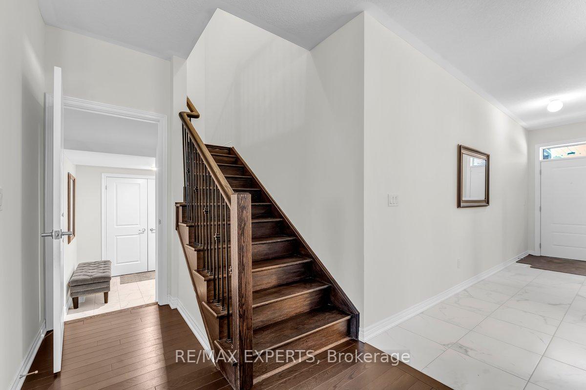 Photo 4 of 1438 Davis Loop, Innisfil, Lefroy — HOMEH