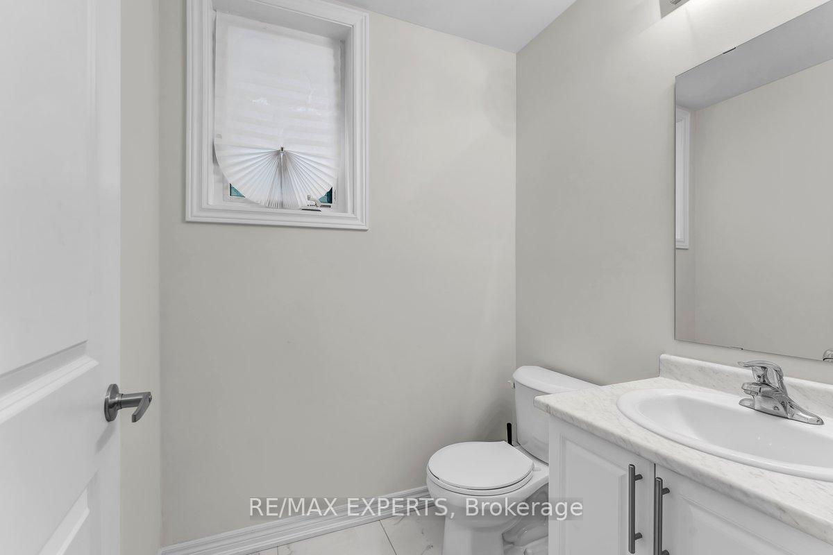Photo 16 of 1438 Davis Loop, Innisfil, Lefroy — HOMEH